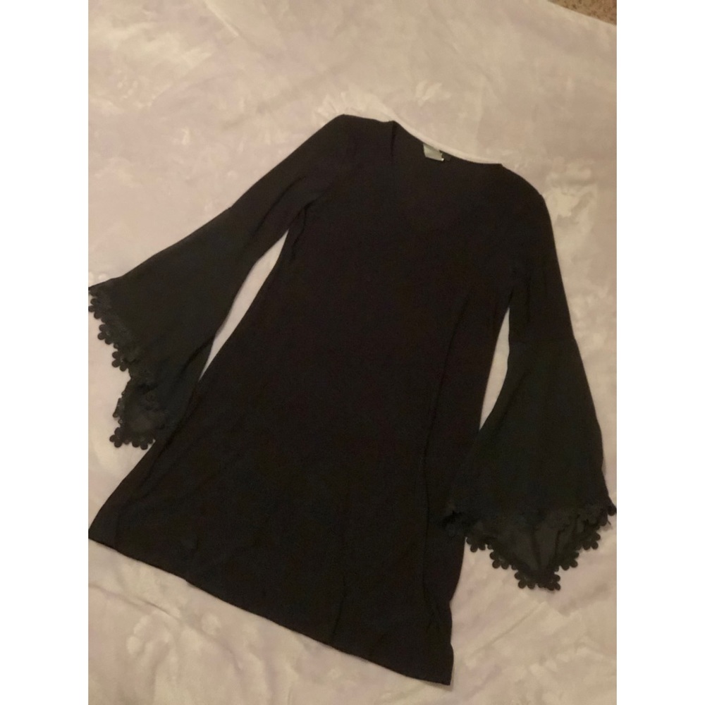 Bell sleeve dress